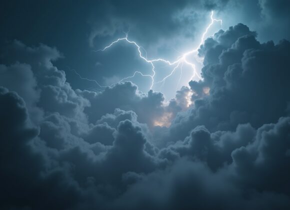 Sonhar com um trovão que ilumina rostos nas nuvens: Significados